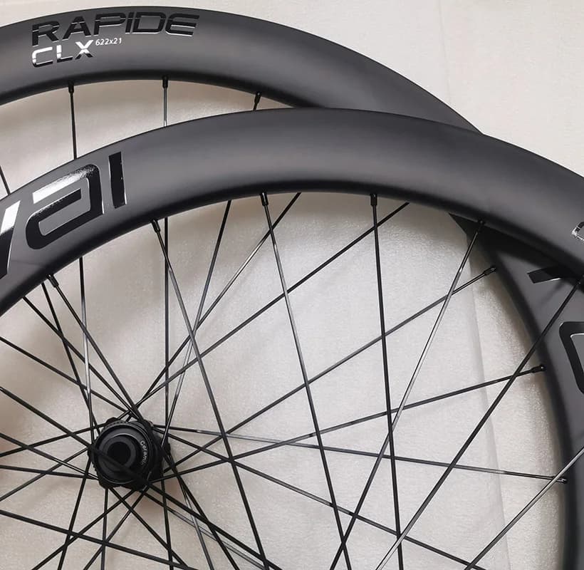 Ruota per copertoncino per disco per bici da strada in carbonio Larghezza 36/30/28mm Disco per ghiaia 45/50/55mm Set di ruote per bici Adesivo personalizzato Mozzo in ceramica a cricchetto