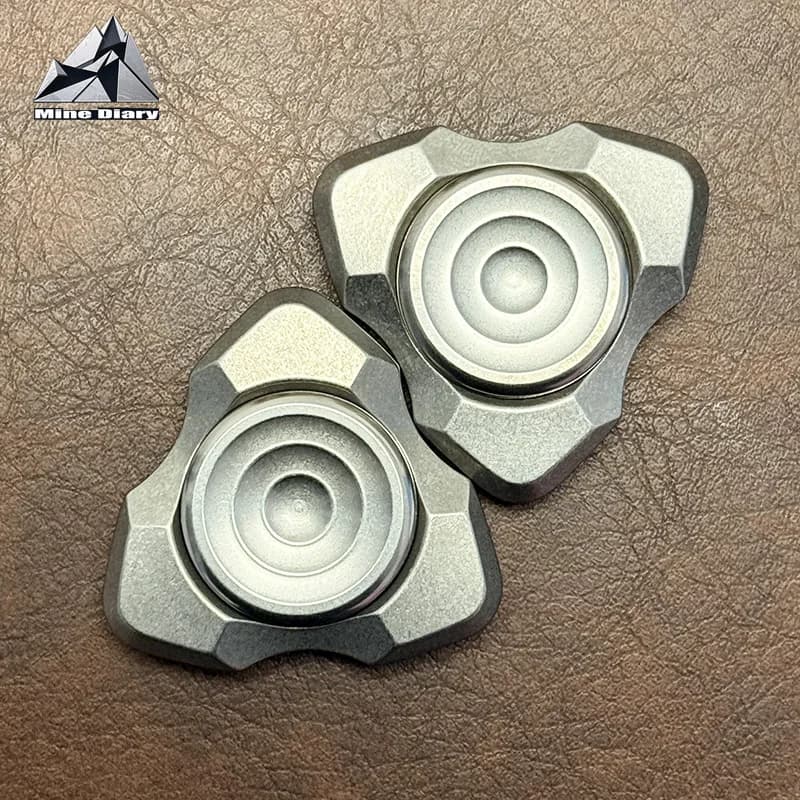 Innovativo Fidget Spinner EDC in Acciaio Inossidabile, Giocattolo Antistress, Giroscopio da Dito, Strumento per Concentrazione ADHD
