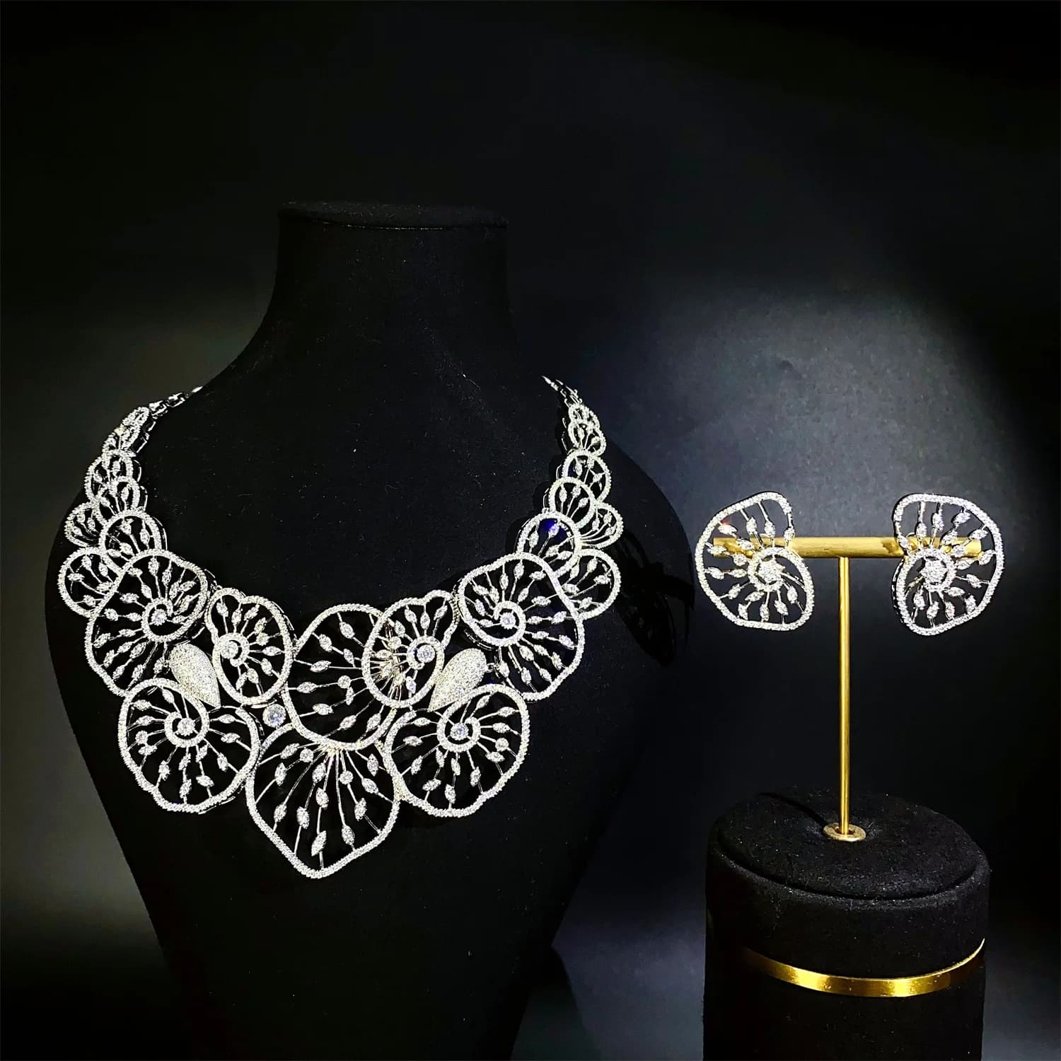 2 Pieces Unique Brilliant Firework Shaped Focus Queen Exaggerated Jewellery Costume Set Wedding Bridal Banquet Holiday M-666