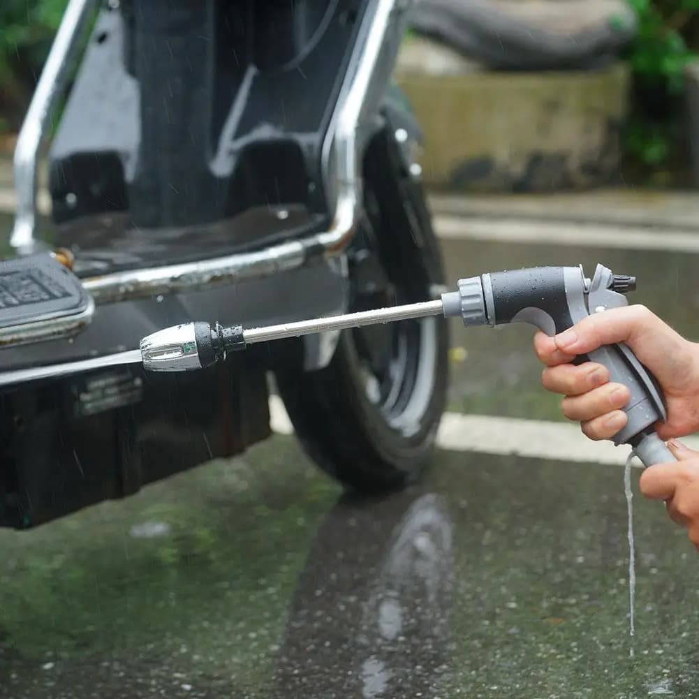 Universal flexible metal pipe T8 with high pressure water gun for car washing and garden irrigation