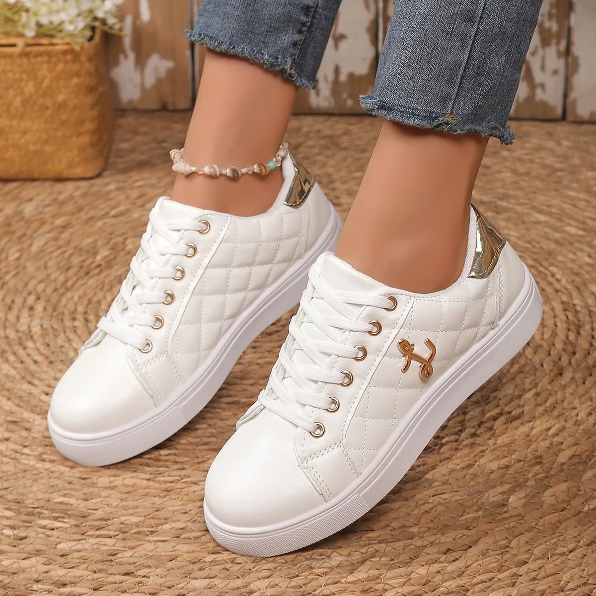 Scarpe da donna primavera nuova moda scarpe da tavolo nere fondo piatto cinturino a testa tonda scarpe da ginnastica casual leggere alla moda di grandi dimensioni