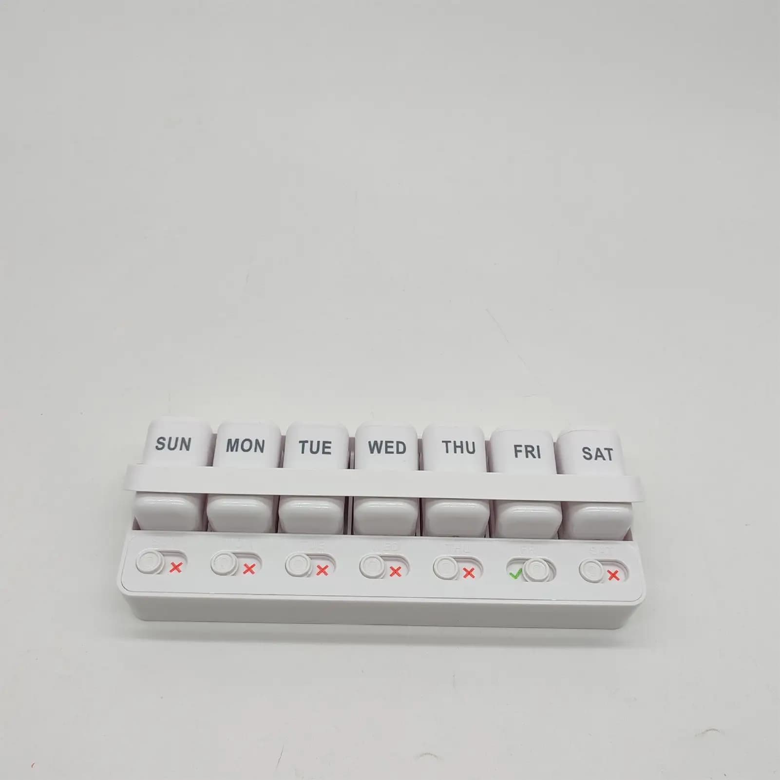 Pill Case Pill Organizer 7 Day Portable Medicine Box Container Dispenser For Fish Oil Supplements Travel Purse Medication