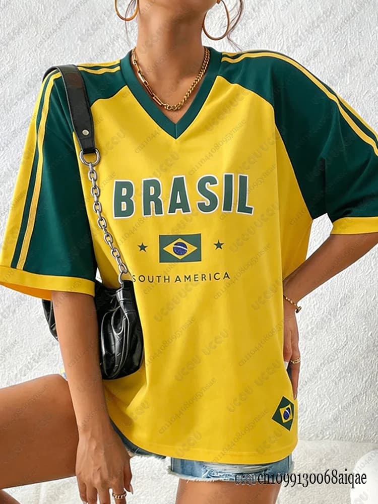 Nuova T-shirt Estiva Brasile da Donna, Maglietta a Maniche Corte con Scollo a V e Patchwork, Casual Sportiva da Calcio, Oversize Stile Y2K Streetwear