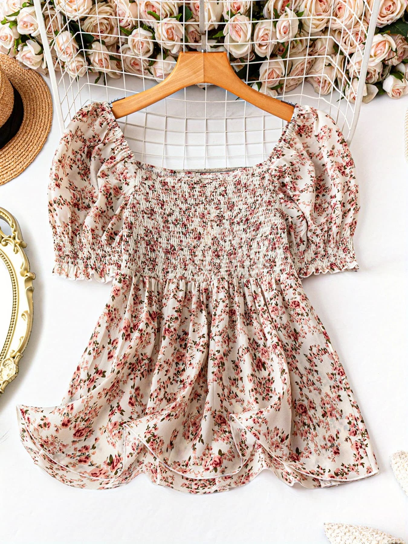 Women's Plus-Size Sweet Print Short-Sleeve Blouse – Elegant Open-Back Top for Casual, Work, or Outings