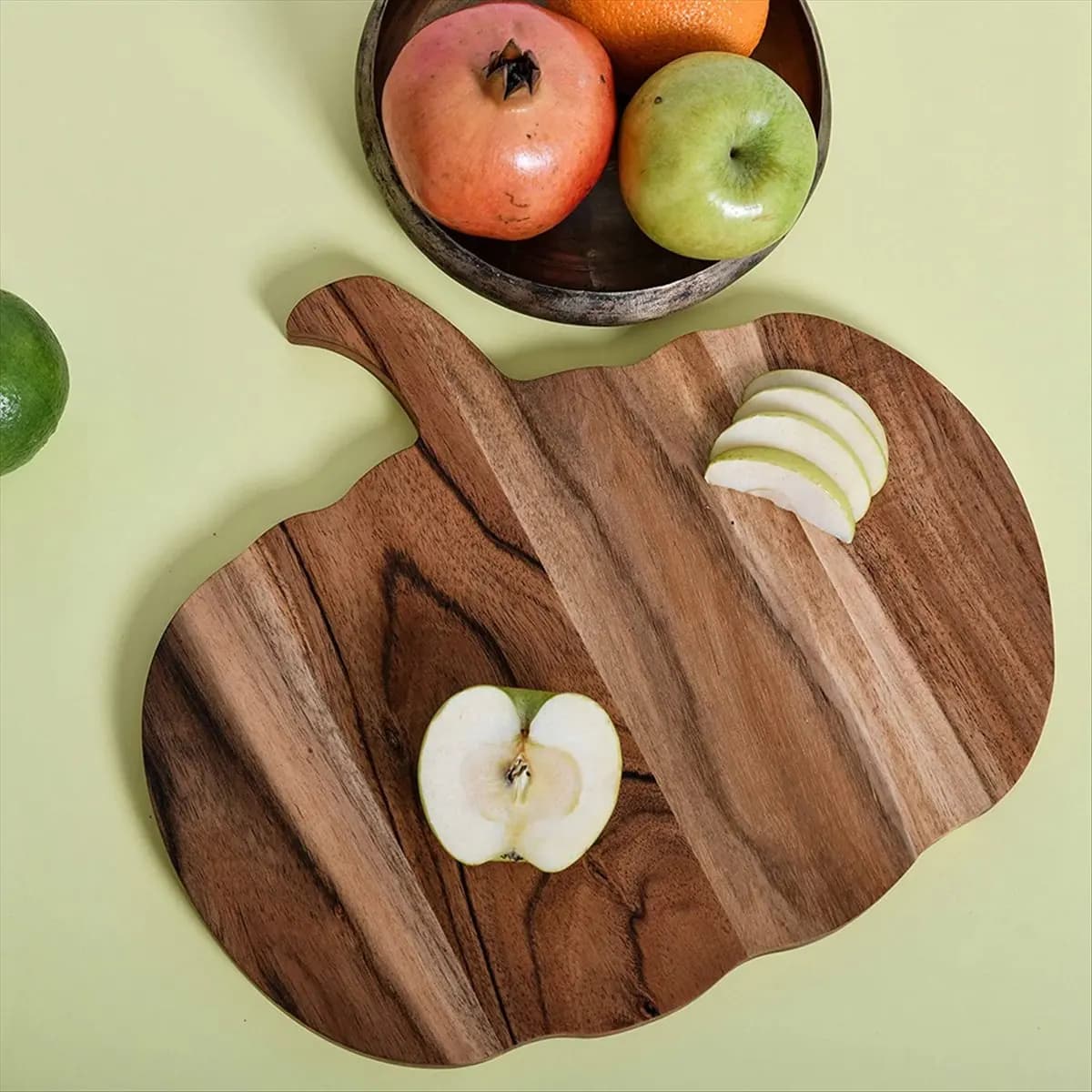 PROFESSIONAL USE Halloween Pumpkin Shaped Wood Cutting Board for Kitchen Decoration,Cutting Boards with Handle,Boards, Serving P