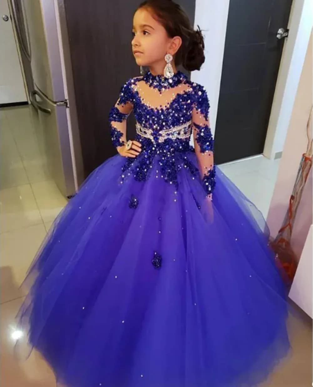 Abiti da spettacolo con perline in tulle Per bambini Collo alto Manica lunga Abito da ragazza di fiori da sposa Lunghezza pavimento Abito da comunione per compleanno per bambini