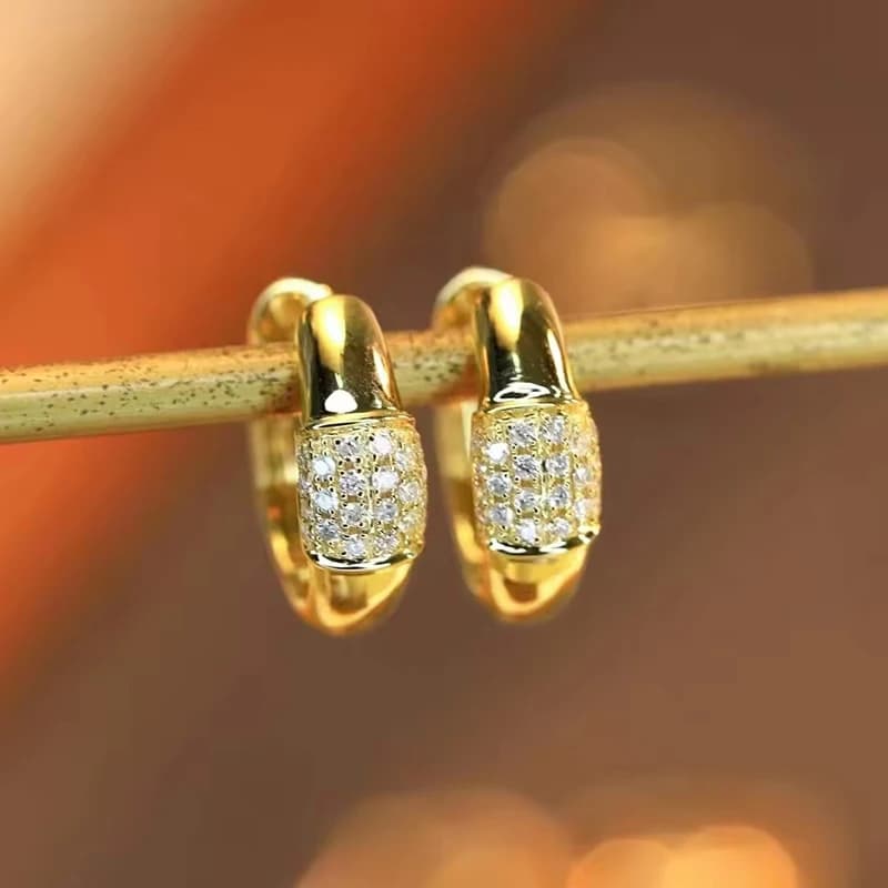 Huitan Small circle earrings in gold Accessories for everyday women with bright zircons Chic and versatile fashion jewelry for women