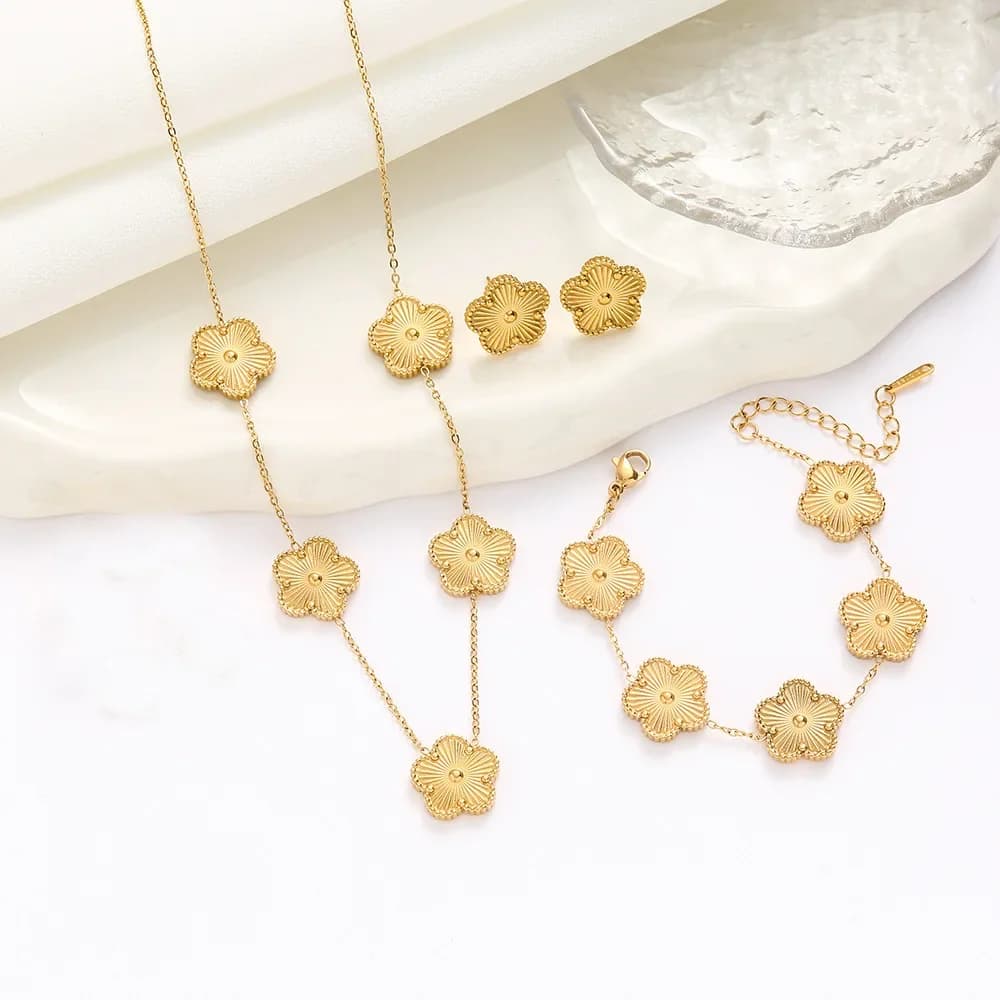 2024 Hot Sale Simple Laser Stainless Steel Necklace Jewelry Set Bracelet Earrings for Woman Five Leaf Flower Clover Party Gift