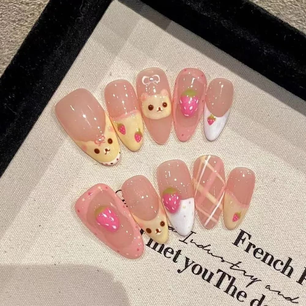 10 Pieces Nails Fins Pressure Artisans Shaped Strawberry Bear, Carton Style Cute Animated, for Girls, Kawaii, Dolci, Mandorla, Reusable