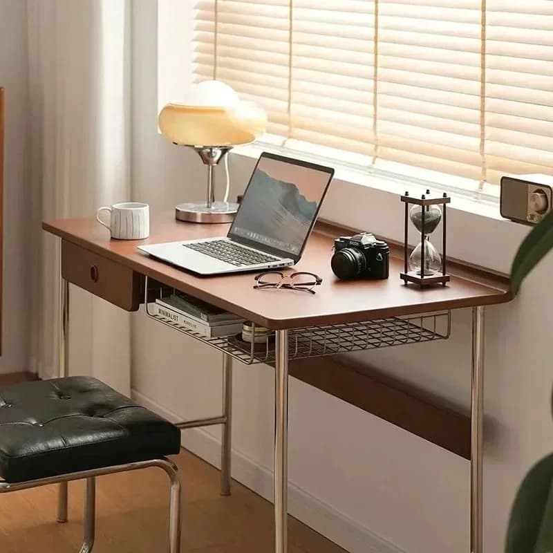 Scrivanie per computer di lusso per camera da letto Nordic Piccola scrittura Tavolo per notebook da gioco in legno Ufficio in piedi Mesa Para Laptop Cama Furniture2