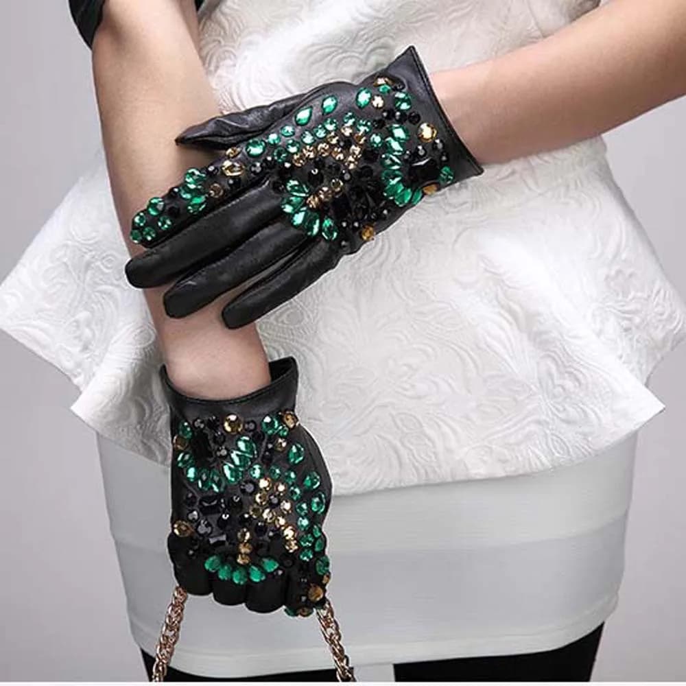 Guanti da donna in vera pelle di pecora nera con diamanti verdi, guanti da moto, guida, danza, modello R2438