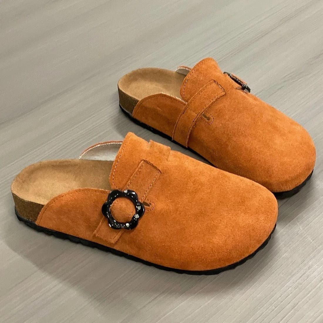 Xingliupi Cow Suede Cork Slippers Trend Women Clogs Mules Footbed Cork Mules Men Baotou Slippers Summer Cork Daily Sandals Comfy