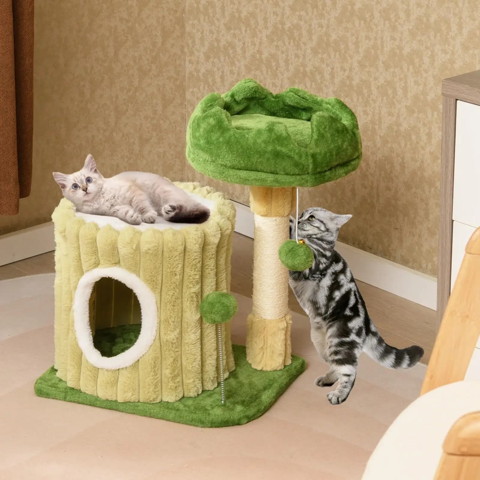 Torre Compatta per Gatti PETSITE | Albero per gatti con posatoio imbottito, cuccia privata per gatti, pompon e giocattolo a molla pendenti, pali per grattare in sisal, piccolo albero da arrampicata per gatti da interno, 50,8 cm x 40,6 cm x 54,6 cm (L x P x A)
