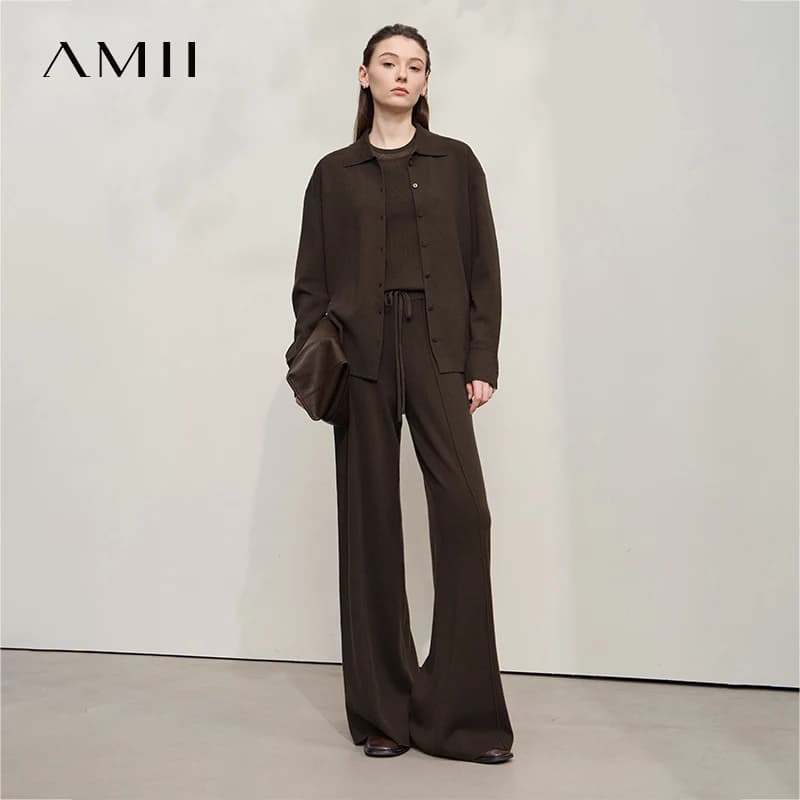 AMII Pantaloni casual da donna 2025 Autunno Nuovo colletto rovesciato Cardigan versatile lavorato a maglia tinta unita top a maniche lunghe 12543089