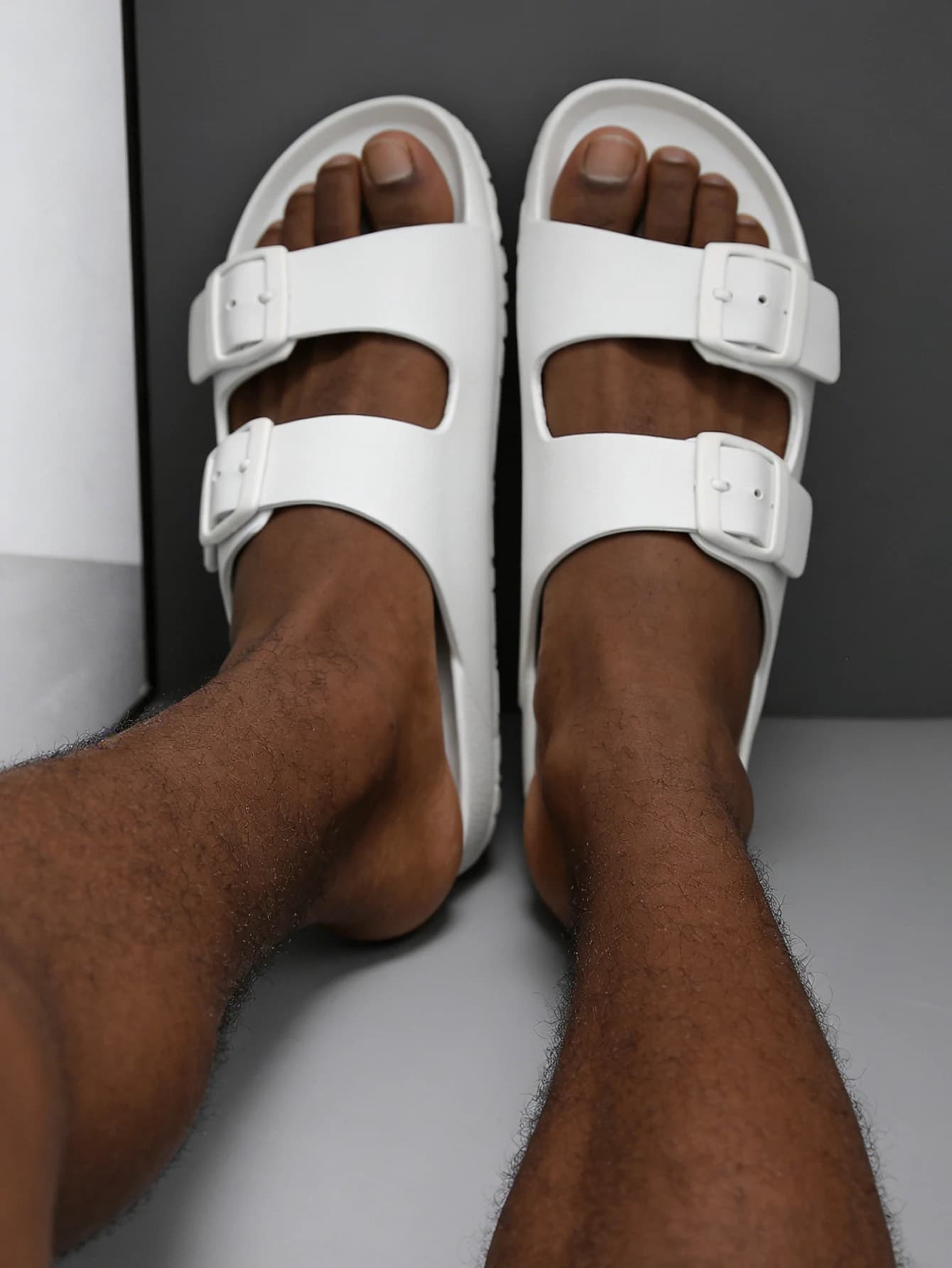 Ciabatte da uomo casual semplici con suola piatta, fibbia regolabile, doppia barra, in EVA, monopezzo, slip-on, comode, traspiranti, leggere, da spiaggia, disponibili in diverse taglie, stesso stile per coppie
