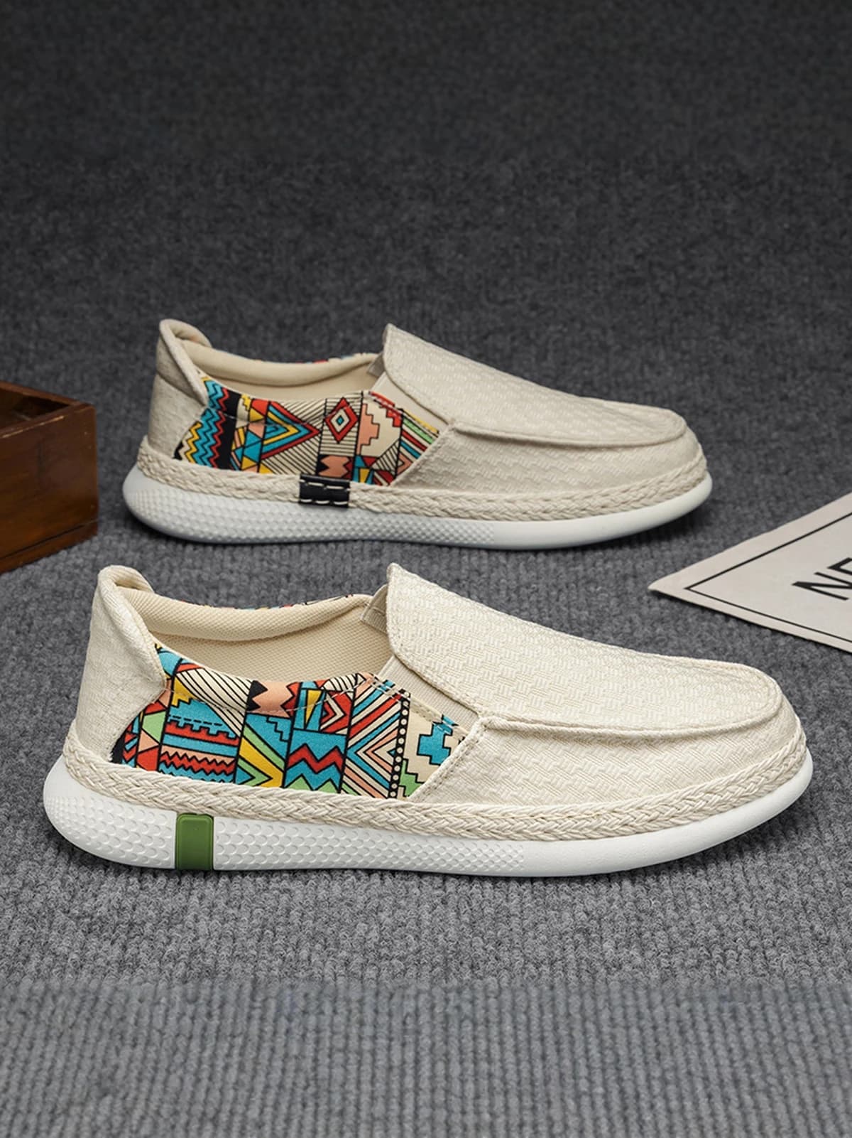 Men's Casual Slip-On Work Shoes Lightweight Breathable Soft Bottom Beijing Style Canvas Shoes Spring Summer Trend Footwear