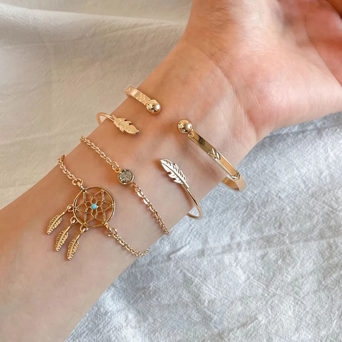 Romantic layered style dreamcatcher tassel feather bracelets for women exquisite design light luxury bracelet banquet jewelry