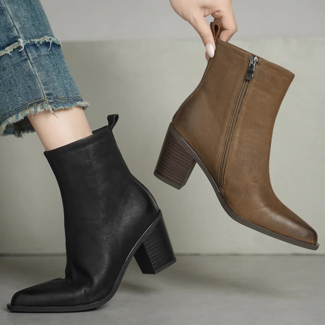 Women's autumn boots in cow leather with pointed tip and side zip Autumn ankle boots with 7,5 cm high heel elegant women's OL style