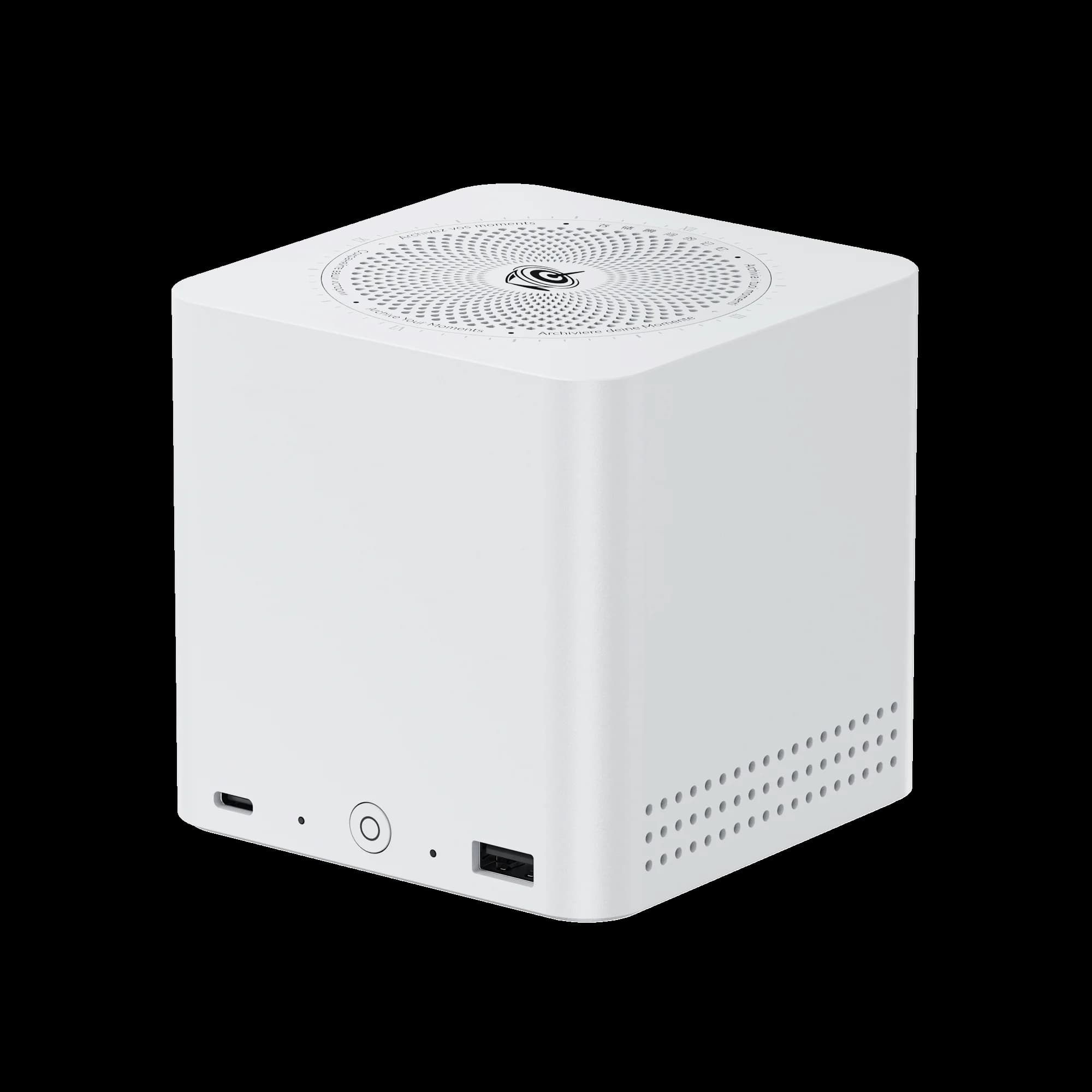 Beelink ME Mini PC NAS Domestico con 6 Slot, CPU Intel N150, 12GB LPDDR5, 64G EMMC, SSD da 2TB, USB Type-C, 2.5G RJ45, Soft Router