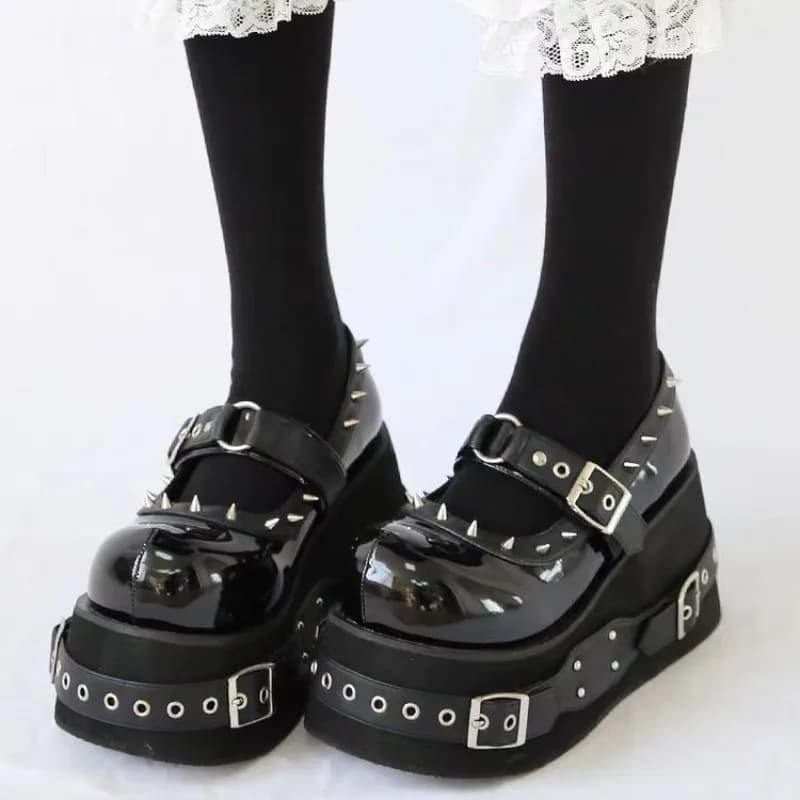 Women shoes with belt buckle with raised rivets Mocassino punk High quality dark leather plateau shoes Mary Jane Tacones