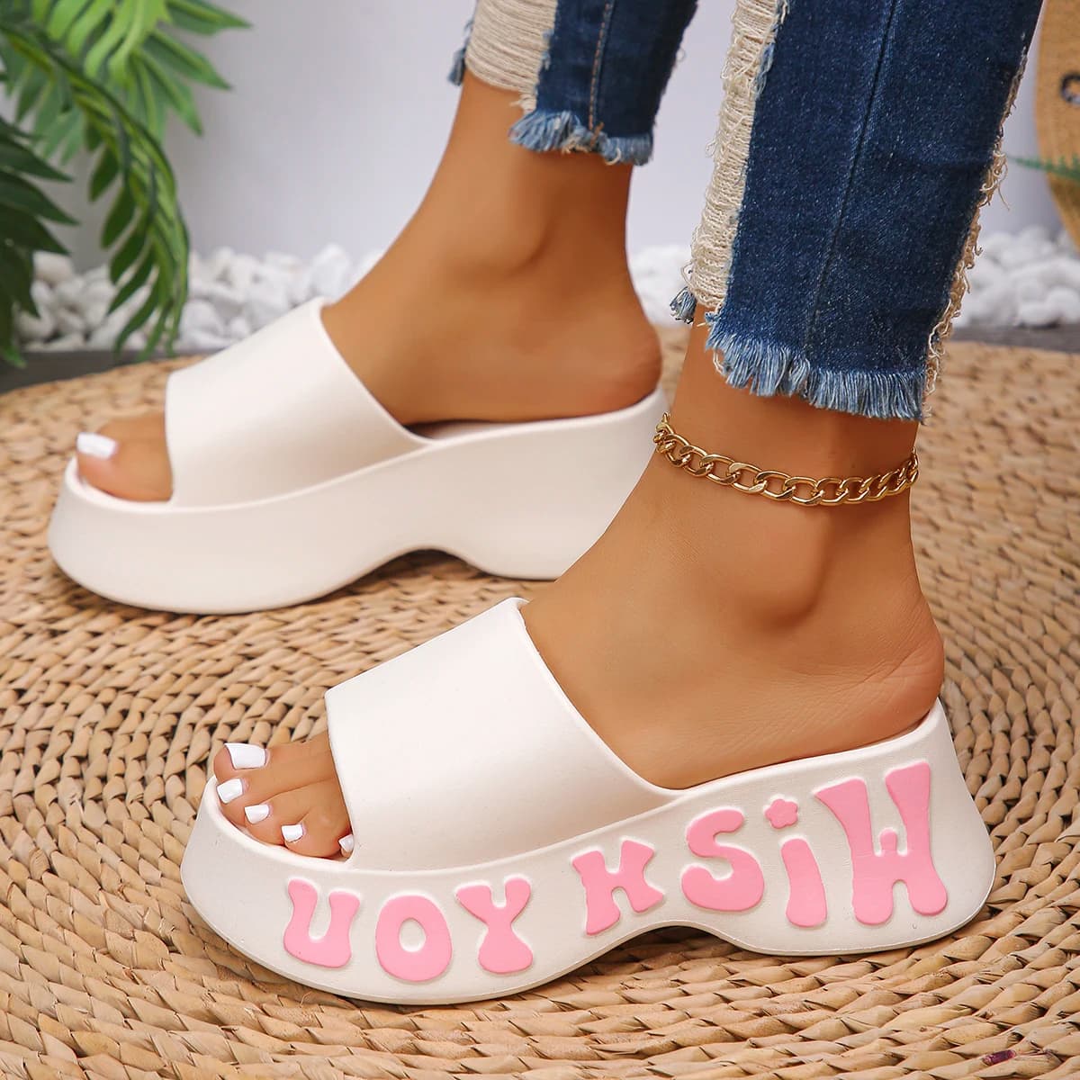 Pantofole con zeppa con plateau grosso da donna 2025 Sandali da spiaggia con fondo spesso estivo da donna Scarpe da scivoli per interni ed esterni antiscivolo