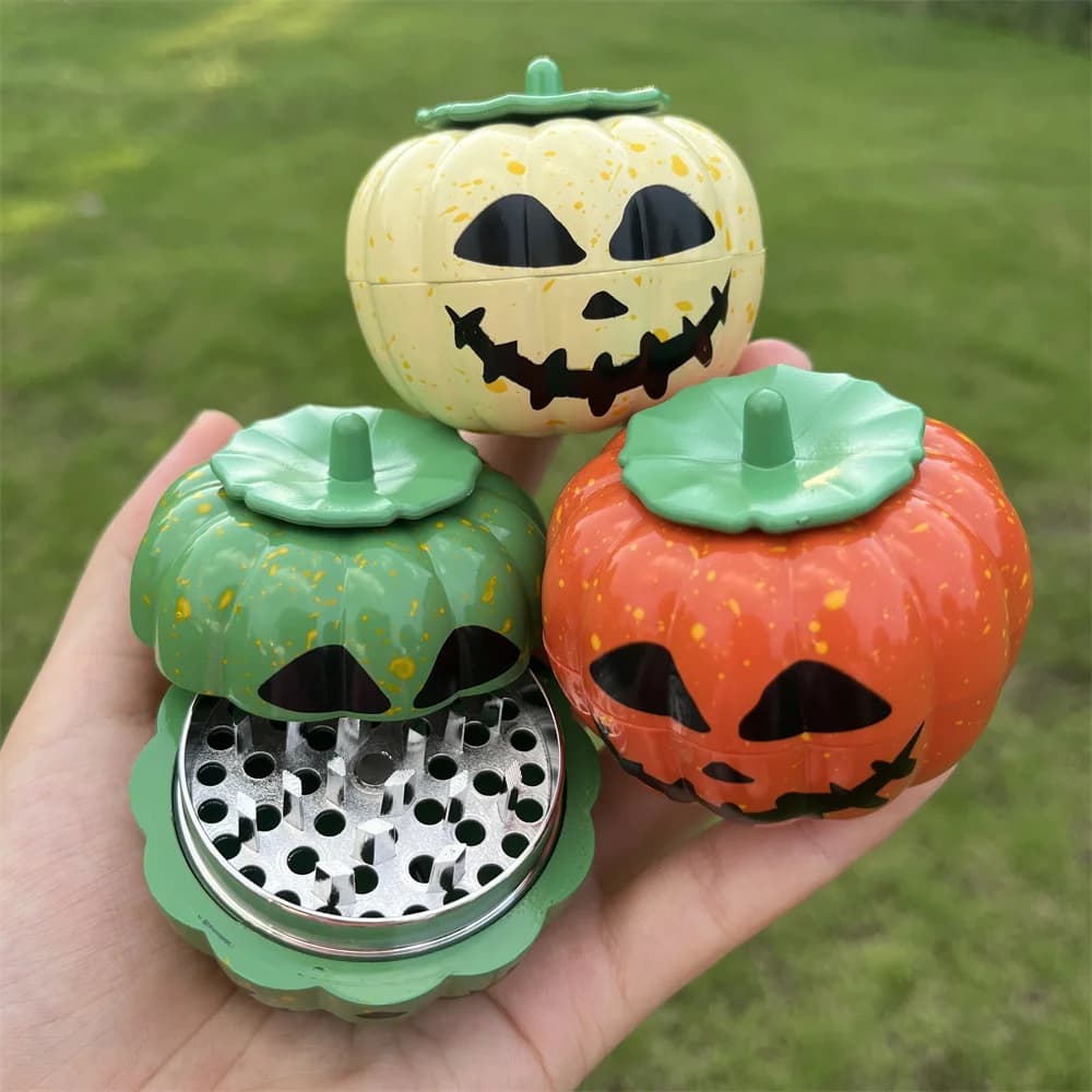 Smerigliatrice a forma di zucca Fumo di cartone animato Manuale Tabacco Erba Mulino in lega Accessorio per frantoio di spezie Regali di Natale di Halloween
