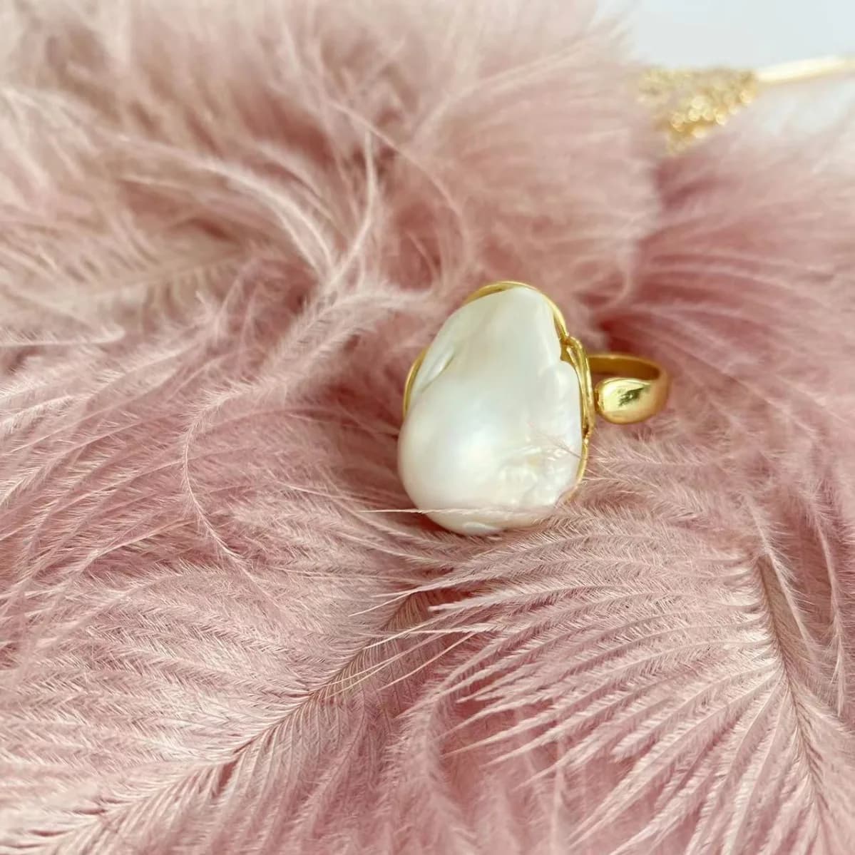 Anello da donna con perla barocca d'acqua dolce naturale temperamento k design in oro senso anello per dito indice nobile eleganza moda luce lux