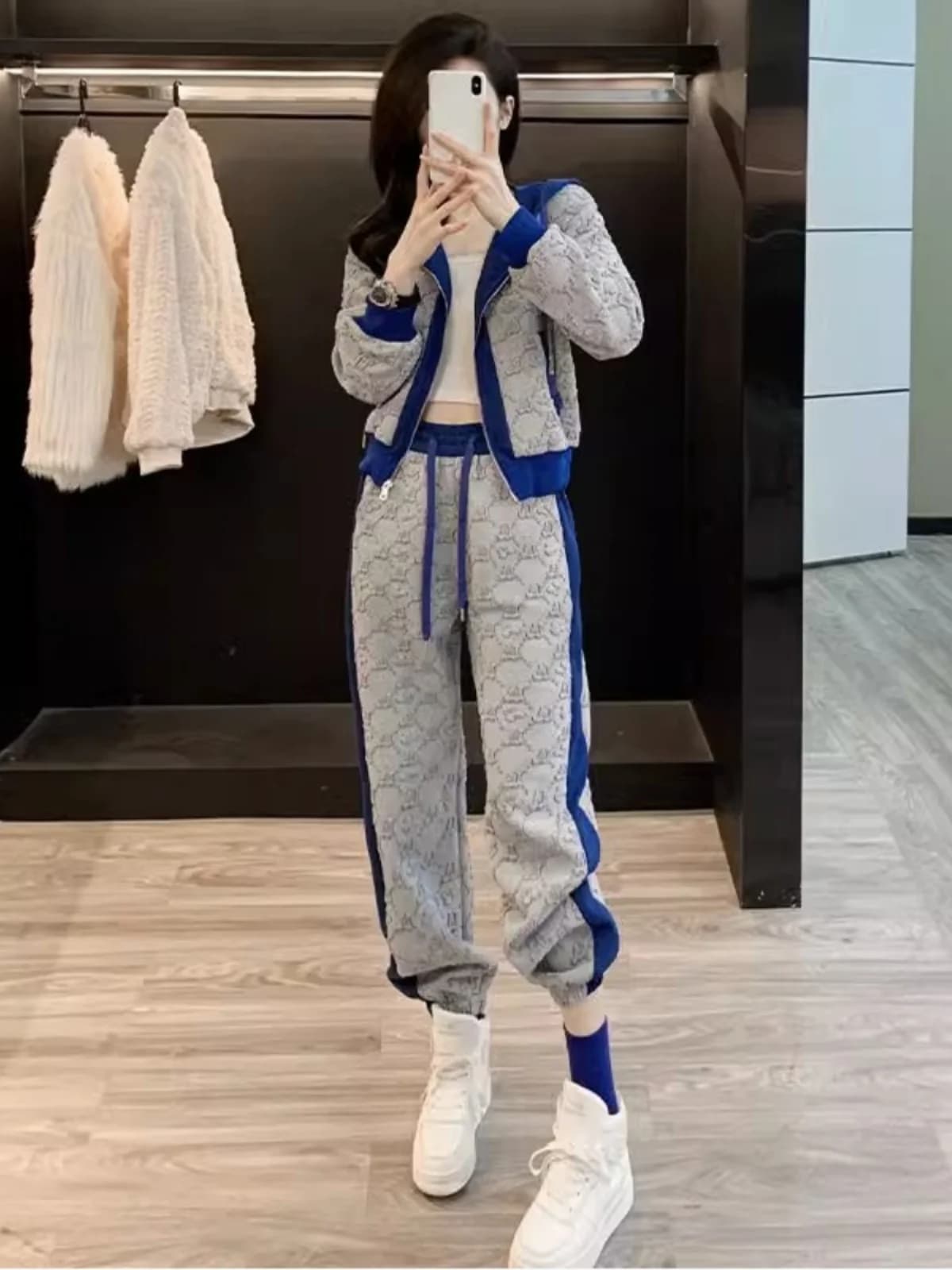 Casual Sportswear Set for Women Spring 2026 Fashionable European Style Street Style Anti-Aging Hoodie And Pants Two-Piece Set
