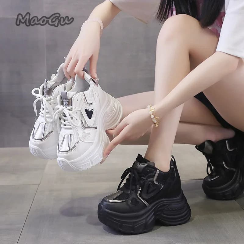 Scarpe da ginnastica con plateau in mesh traspirante per donna Scarpe da ginnastica comode e robuste autunnali con altezza crescente Scarpe casual bianche alla moda