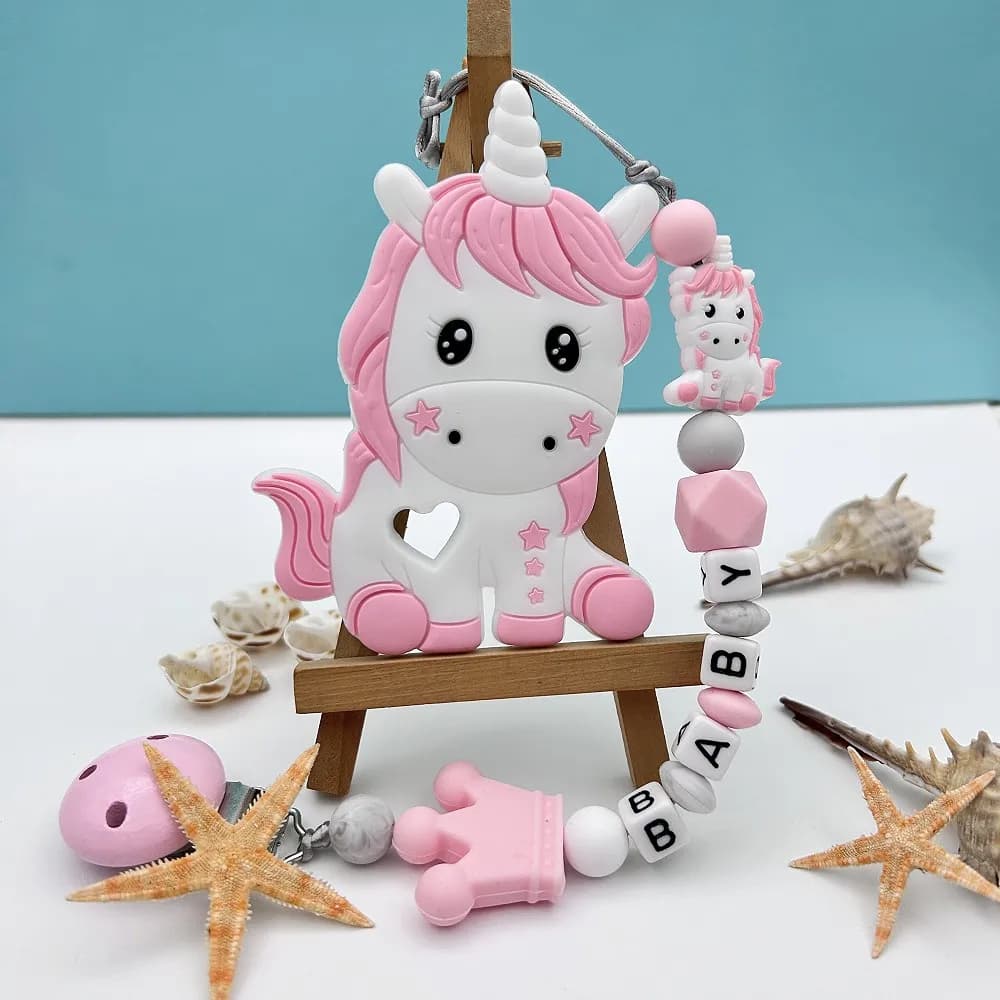 Personalizzato inglese alfabeto russo nome unicorno ciuccio clip catene massaggiagengive per neonato guinzaglio da masticare capezzolo kawaii massaggiagengive
