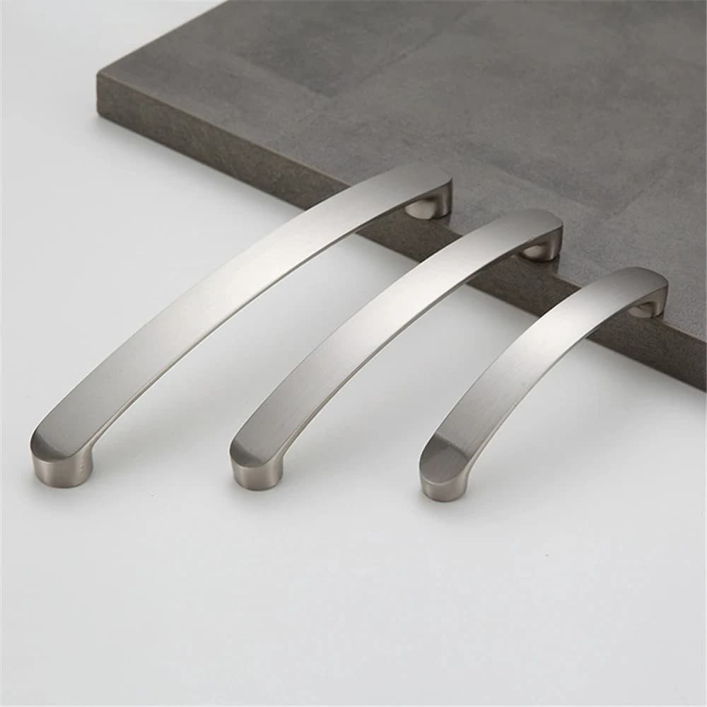 Maniglia per Mobili in Cromo Lucido, Pomello Moderno Minimalista per Porte di Cucina, Maniglia Spazzolata per Cassetti e Armadi