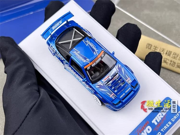 Micro Turbo 1/64 180SX TOYO modello di auto pressofuso di colore blu nel regalo della collezione 2024