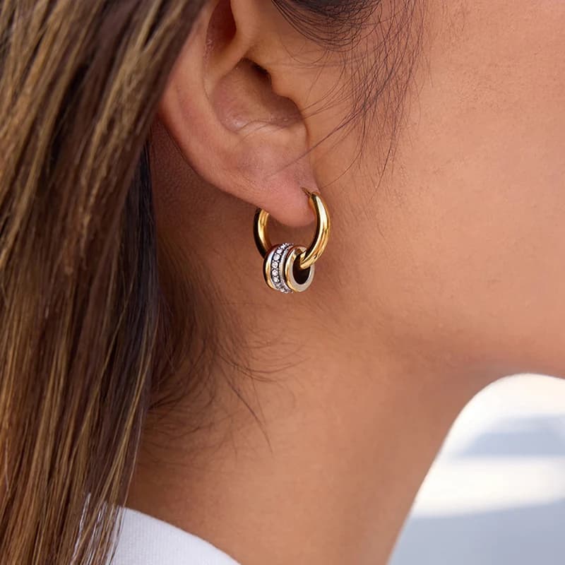 Orecchini pendenti con zirconi bianchi placcati color oro 18 carati di design alla moda Gif di gioielli in acciaio inossidabile impermeabile ipoallergenico