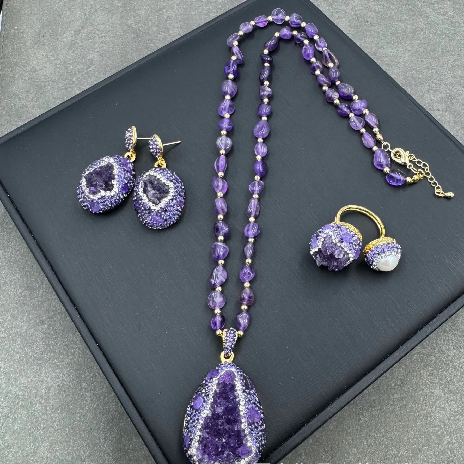 Natural Raw Ore Amethyst Jewelry Set， Personalized Light Luxury Handmade Necklace Earring Rings Sets Accessories