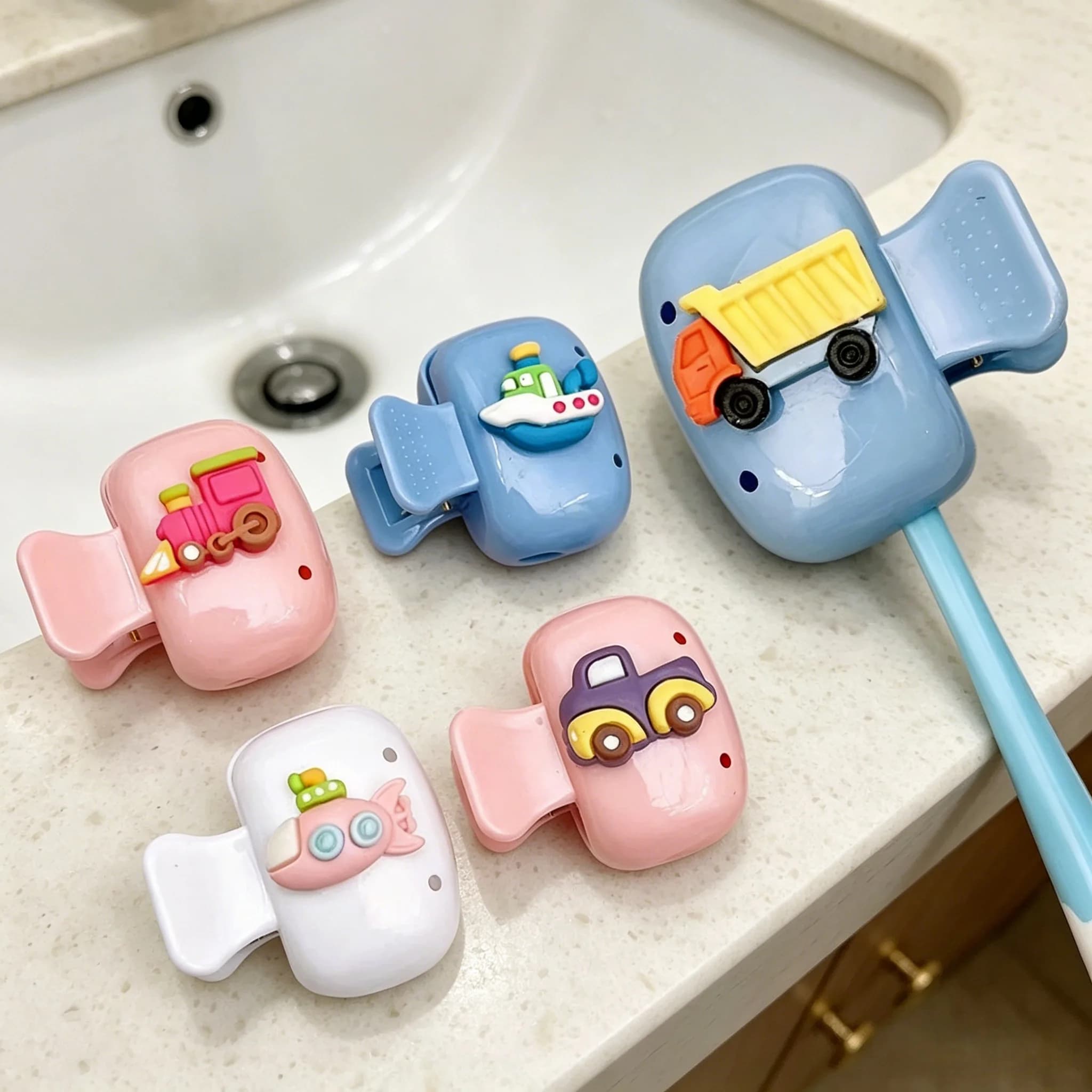 Portaspazzolino a Tema Veicoli Cartoon, Organizzatore per Igiene Orale in Plastica Resistente, Compatto e Leggero per Viaggi, Casa, Dormitorio, Hotel