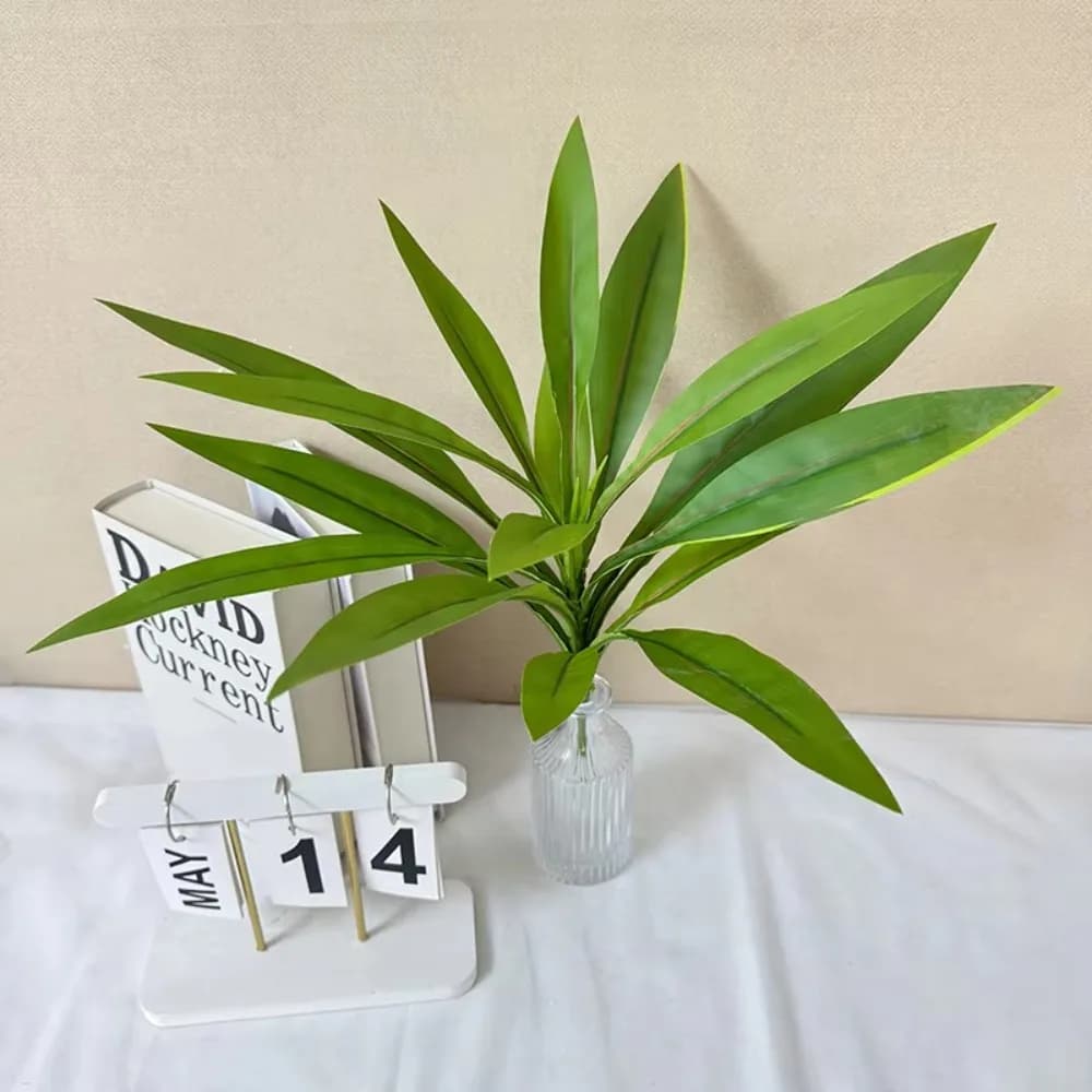 Brazilwood Tree Leaves Artificial Evergreen Plant with Branches Plastic Evergreen Plant Leaves 52cm Simulation Greenery Plant