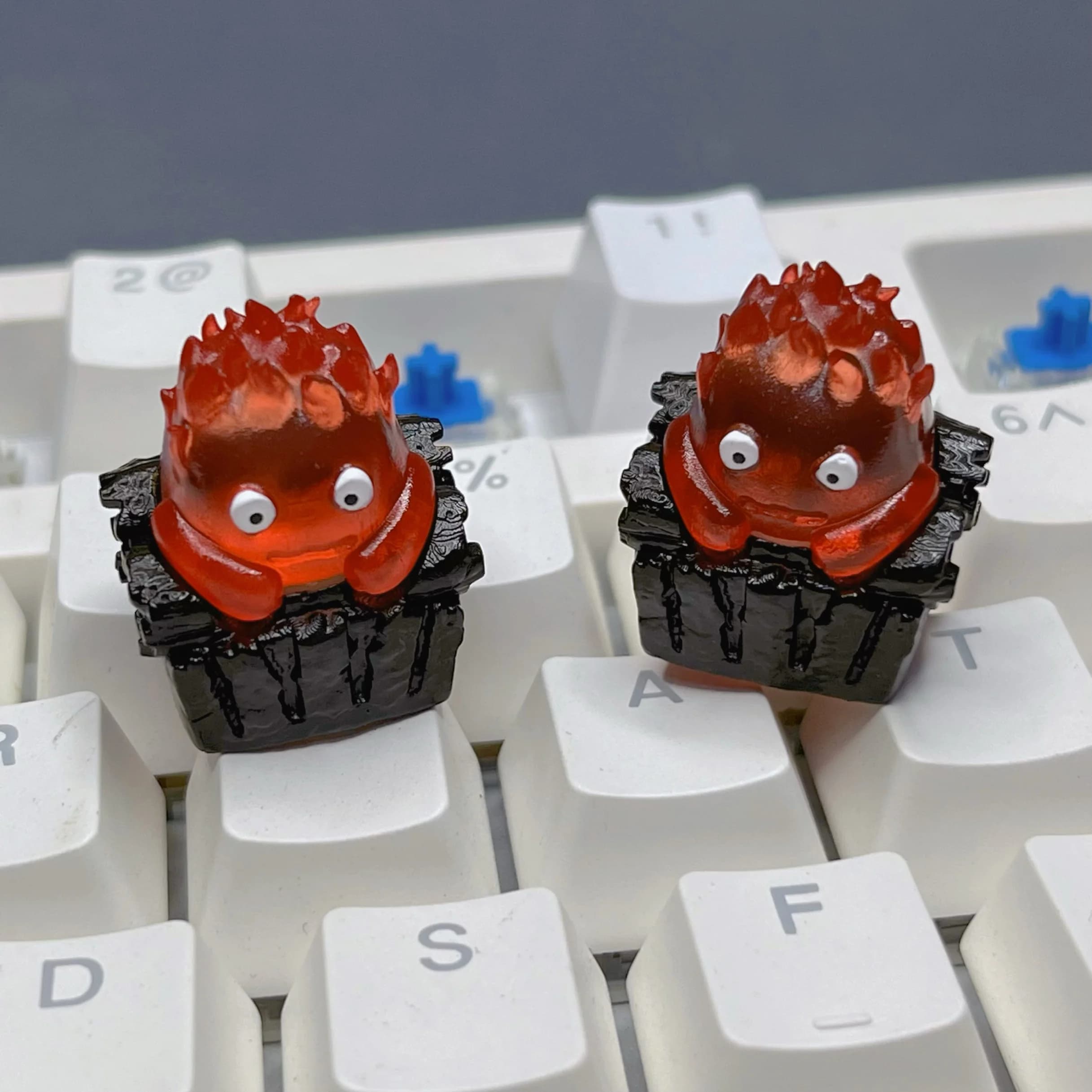 1 pezzo Calcifer Harbin Castle Anime Theme Keycaps Personalizzato Resina Tastiera Meccanica Keycap per Tastiera PC Regali [Disponibile]