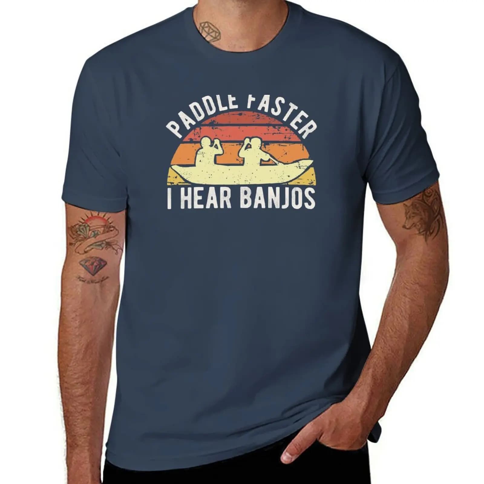 Maglietta divertente vintage con stampa 'Paddle Faster I Hear Banjos', regalo per amanti del kayak, canoa e rafting, per uomo e donna