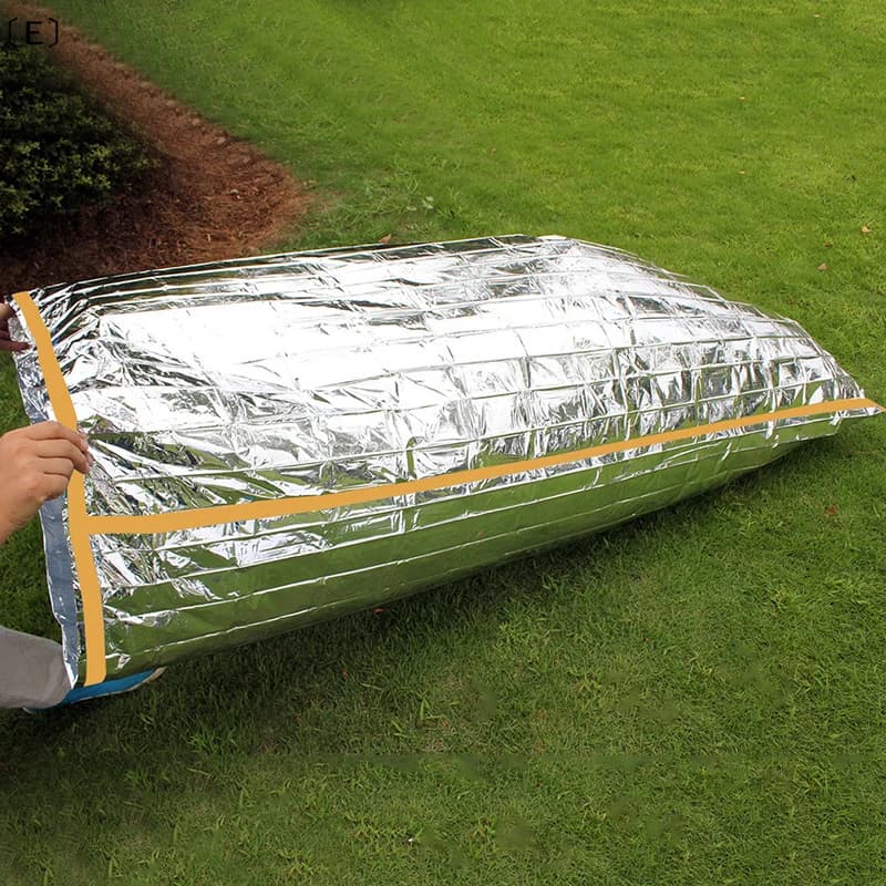 〔E〕Sacco a pelo portatile impermeabile per emergenze e sopravvivenza, attrezzatura da campeggio EDC per esterni, sacca termica, kit di pronto soccorso, coperta in Mylar