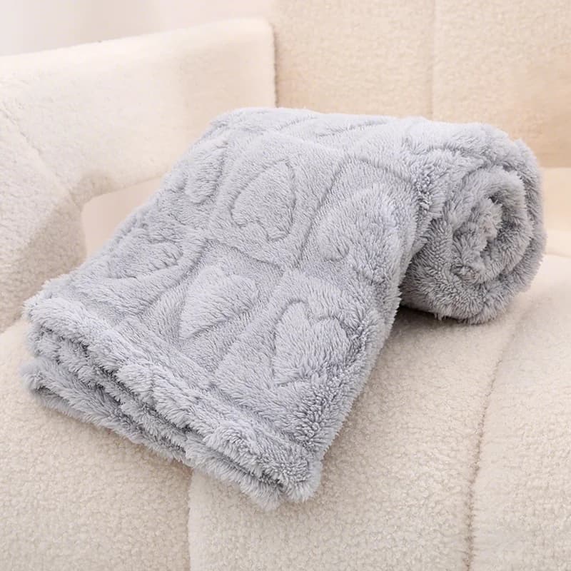 A Multi-Size Baby Blanket with Heart Patterns, Air Conditioning Blanket, Comfortable Plush Knitted Coral Fleece Blanket, Children's Blanket, Soft, Warm, and Thick Blanket Suitable for Sofa and Car Travel - Multifunctional Comfort Blanket