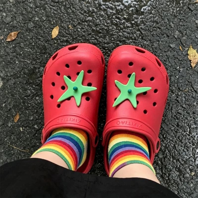Cute Strawberry Design EVA Clogs Women Anti Slip Summer Hole Shoes Soft Lightweight Beach Garden Shower Slippers with Heel Strap