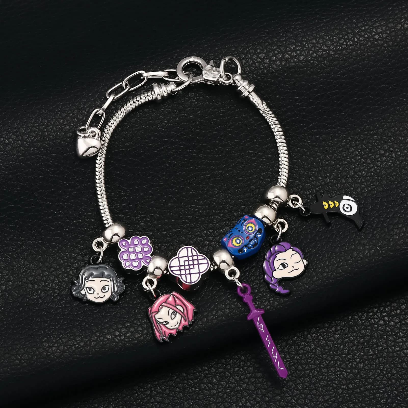 Bracciale Anime K-Pop Devil Hunter con Rumi Zoey Mira Crow Tiger Ciondolo cartone animato Accessorio donna carino ed elegante Regalo di Natale