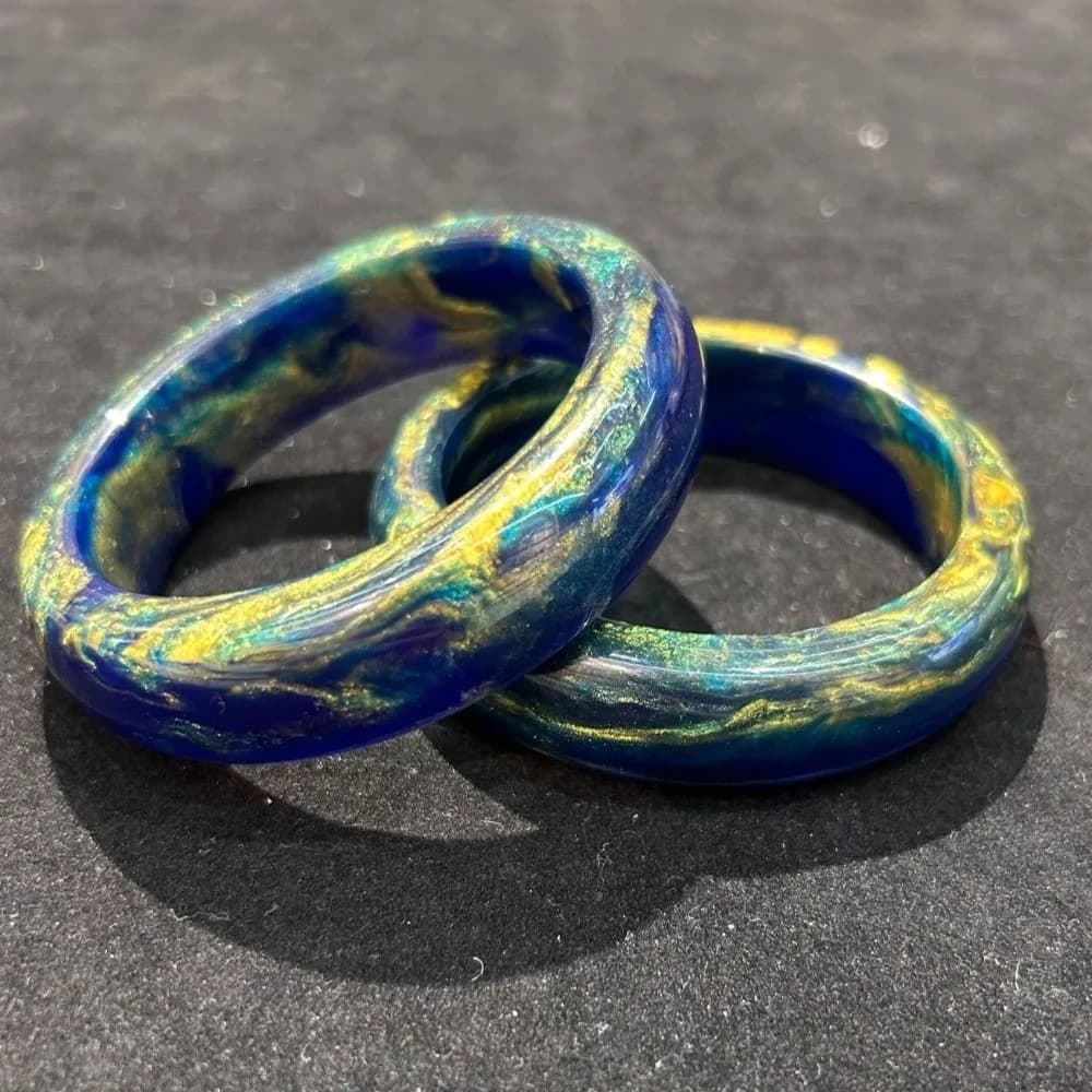 Unique Blue Texture Resin Cuff Colorful Wide Smudge Chunky Bracelet Luminous Blue Porcelain Night Glow Effect Bangle