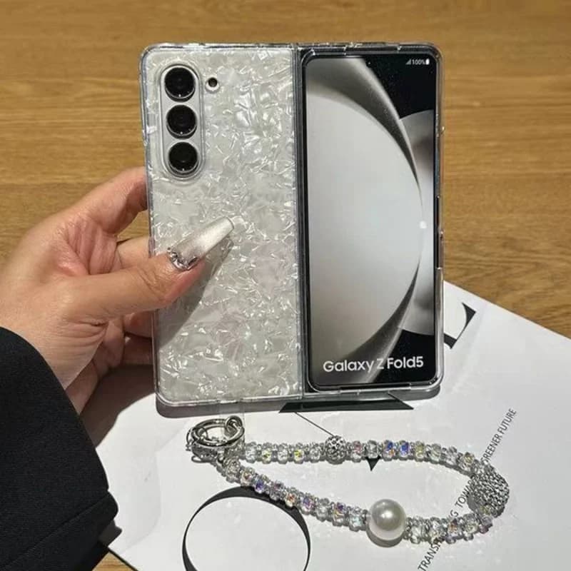Custodia per telefono con braccialetto di perline con motivo a conchiglia glitter coreano di lusso per Samsung Galaxy Z Fold 6 7 ZFold5 ZFold 4 3 Custodia protettiva