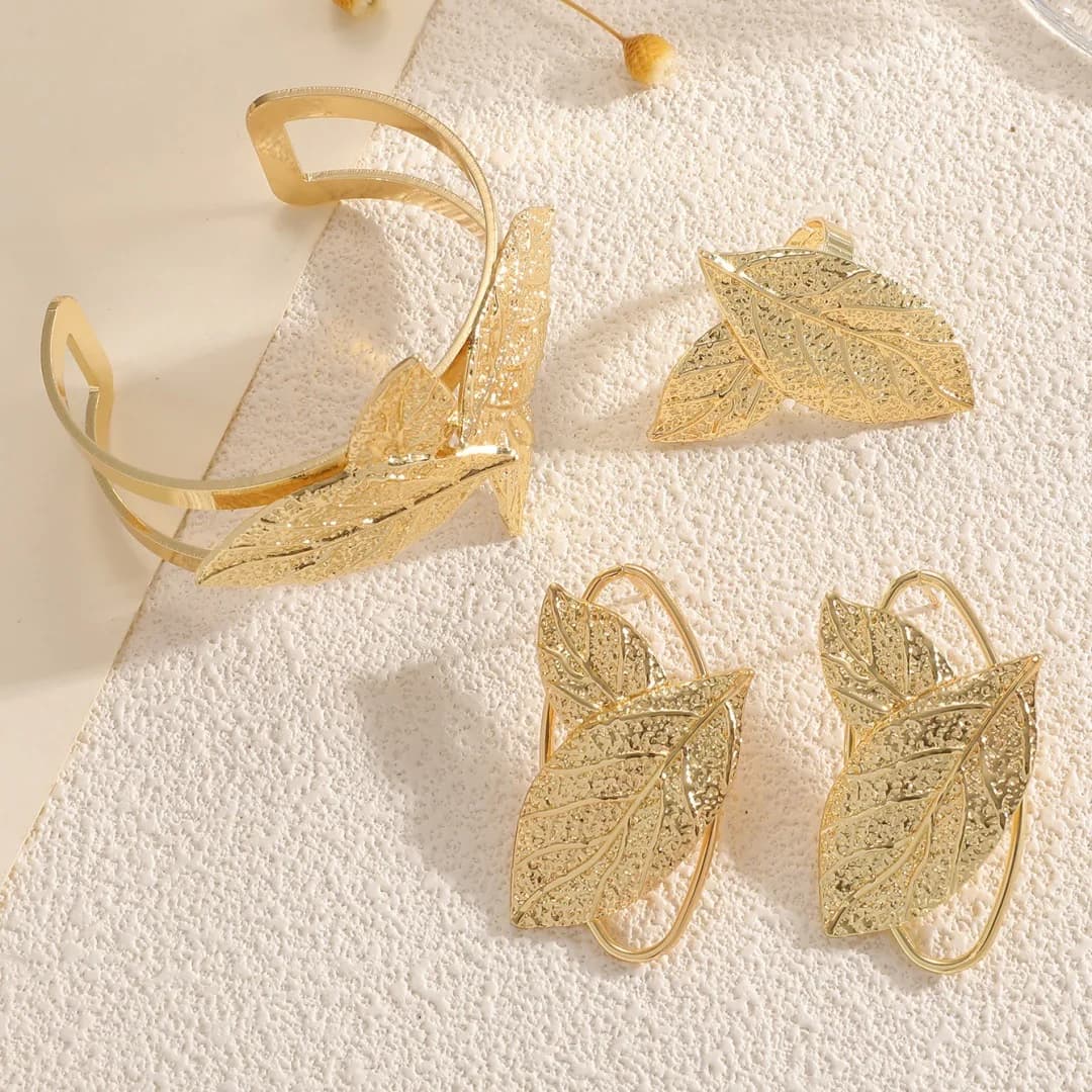Set of three pieces with bracelet, ring, earrings, metal leaf design, jewelry set, light luxury fashion manufacturer