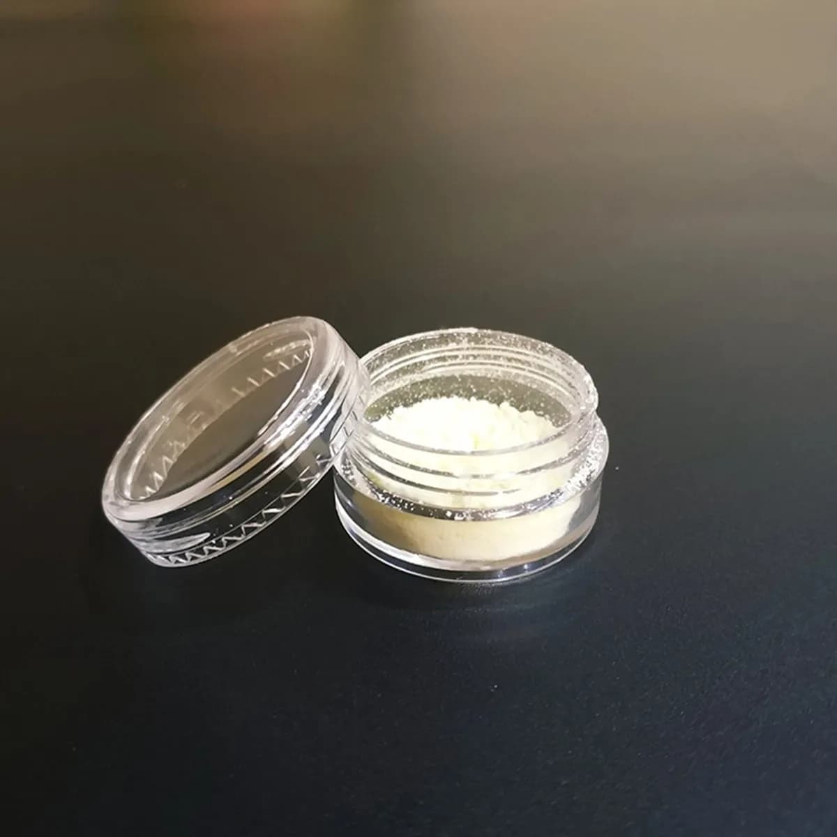 50 transparent plastic containers, mini round jars, stagnated, portable for travel, make-up, lip balms, creams, umbrellas