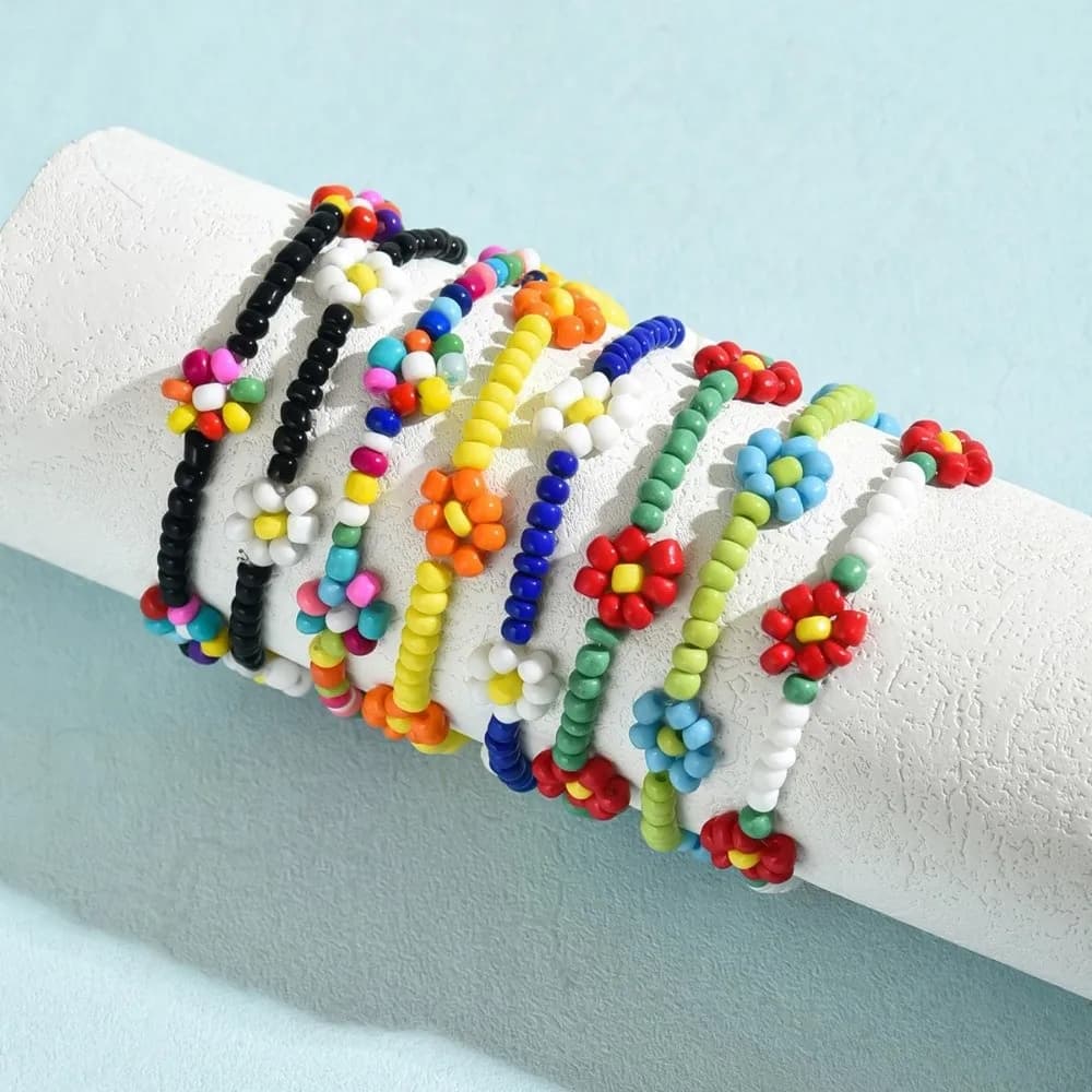 Set di 8 Braccialetti Boho Colorati con Piccoli Fiori, Bracciale Elastico con Perline di Riso, Gioiello da Polso
