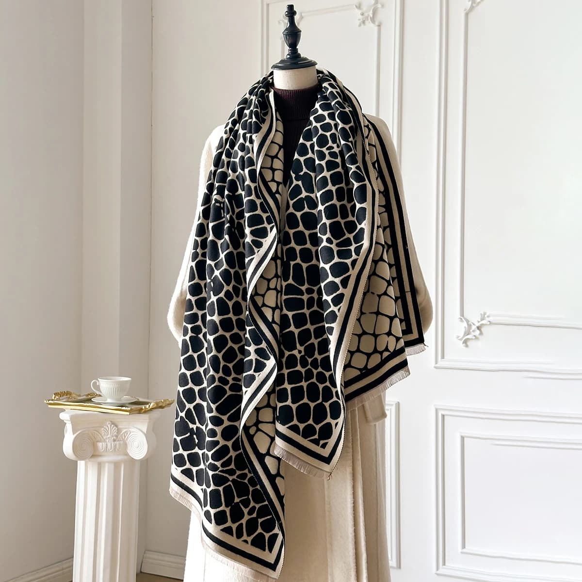 2025 New Design Winter Cashmere Scarf Women Elegant Warm Pashmina Blanket Poncho Scarves Female Leopard Print Shawl Bufanda
