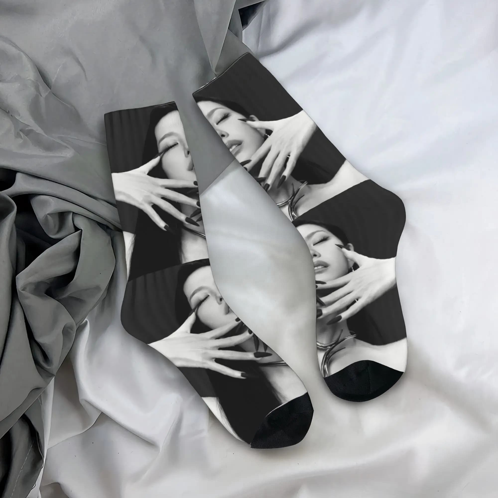 Zayn Malik & Jisoos 2025 Eyes Closed Stockings Graphic Fashion Socks Winter Non Slip Socks Couple Outdoor Sports Soft Socks