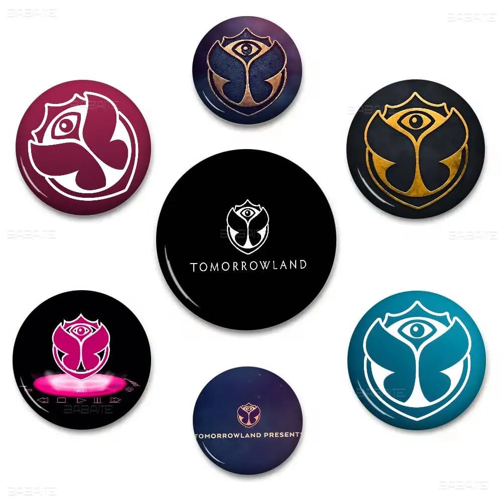 TOMORROWLAND Music 58mm Simpatico Distintivo Iconico Anime Fatto a Mano in Latta per Zaino, Vestiti, Ornamento per il Petto, Regali